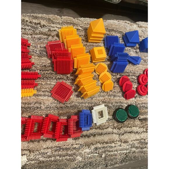 Bristle Blocks Building Assorted LOT 100 Pieces Loose Stem Toys Replacement - Picture 4 of 5